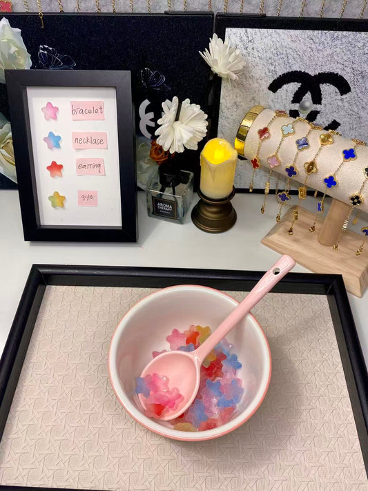 Lucky Scoop -- Jewelry Mystery Collection